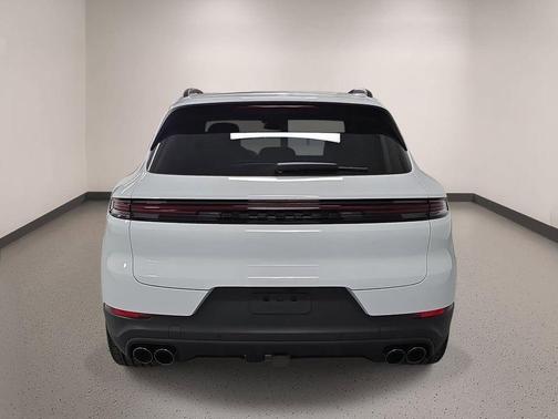 Carrara White Metallic 2026 Porsche Cayenne S
