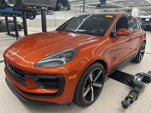 Papaya Metallic 2022 Porsche Macan Base