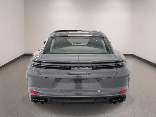 2026 Porsche Panamera GTS