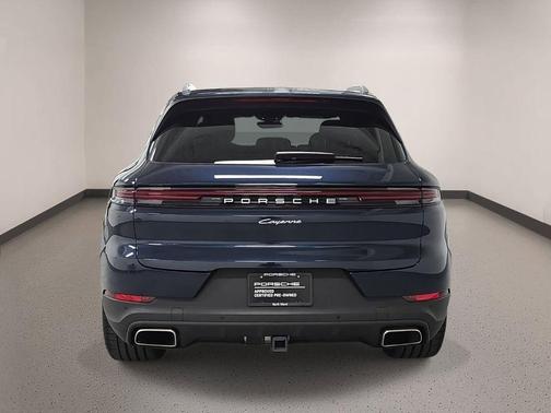Blue Metallic 2024 Porsche Cayenne Base