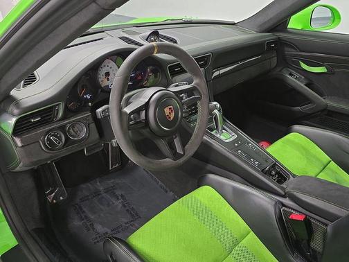 Lizard Green 2019 Porsche 911 GT3 RS