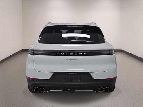 Carrara White Metallic 2026 Porsche Cayenne AWD