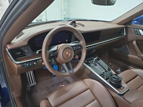Gentian Blue Metallic 2026 Porsche 911 Carrera 4S