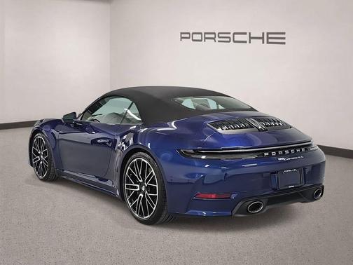 Gentian Blue Metallic 2026 Porsche 911 Carrera 4S