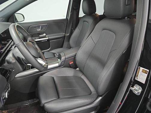 Midnight Black 2025 Mercedes-Benz GLA 250 Base 4MATIC