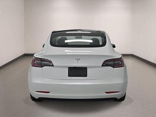 Pearl White Multi 2022 Tesla Model 3 Base