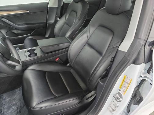 Pearl White Multi 2022 Tesla Model 3 Base