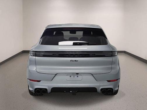 Dolomite Silver Metallic 2026 Porsche Cayenne Turbo