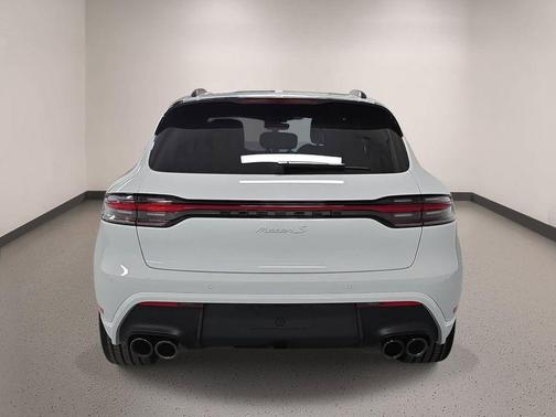 Carrara White Metallic 2026 Porsche Macan S