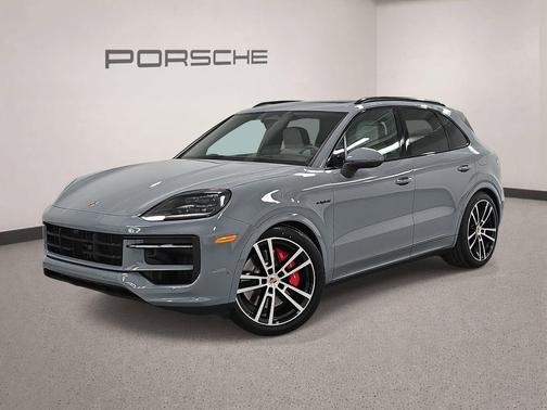 Arctic Grey 2026 Porsche Cayenne S