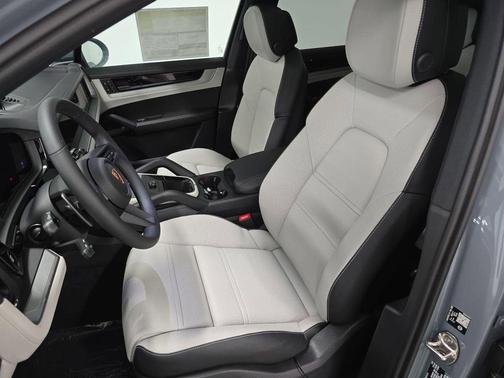 Arctic Grey 2026 Porsche Cayenne S
