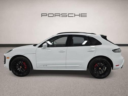 Carrara White Metallic 2026 Porsche Macan GTS