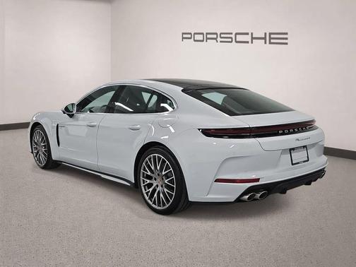 Ice Grey Metallic 2026 Porsche Panamera 4