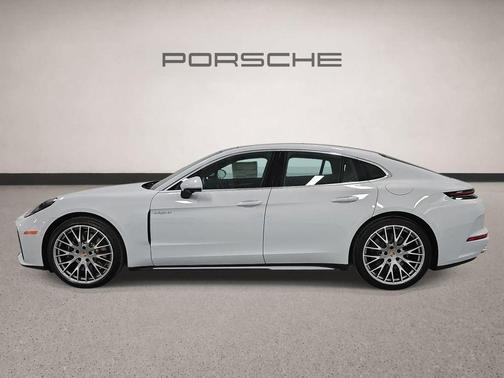 Ice Grey Metallic 2026 Porsche Panamera 4