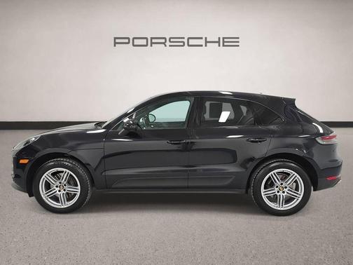 Jet Black Metallic 2019 Porsche Macan Base