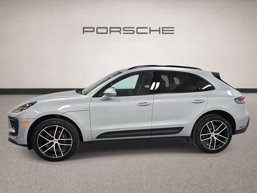 Dolomite Silver Metallic 2025 Porsche Macan Base