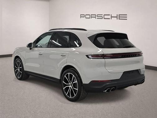 Chalk 2026 Porsche Cayenne Base
