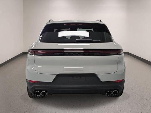 Chalk 2026 Porsche Cayenne Base