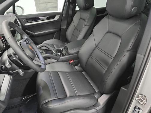 Chalk 2026 Porsche Cayenne Base