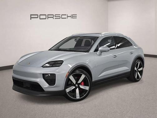 Dolomite Silver Metallic 2026 Porsche Macan 4S