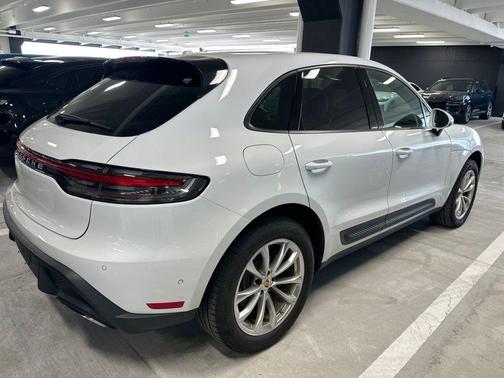 White 2023 Porsche Macan Base