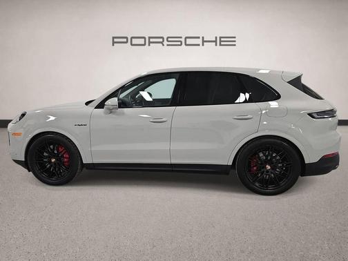 Chalk 2026 Porsche Cayenne S