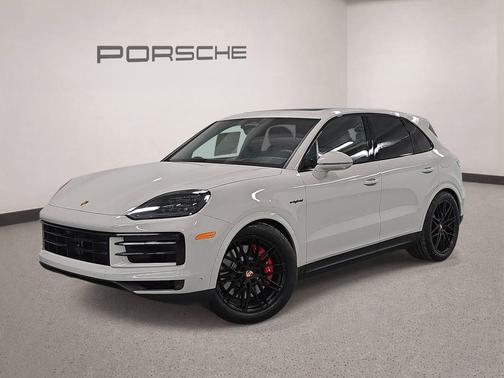 Chalk 2026 Porsche Cayenne S