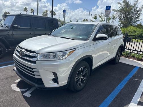Blizzard Pearl 2019 Toyota Highlander LE