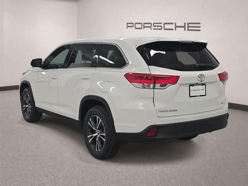 Blizzard Pearl 2019 Toyota Highlander LE
