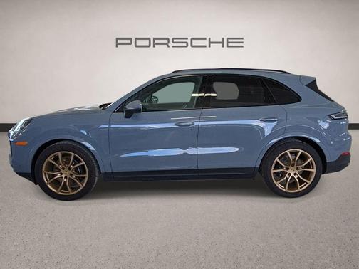 Arctic Grey 2024 Porsche Cayenne Base