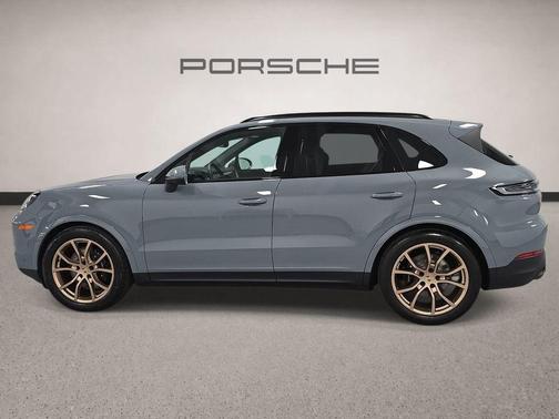 Arctic Grey 2024 Porsche Cayenne Base