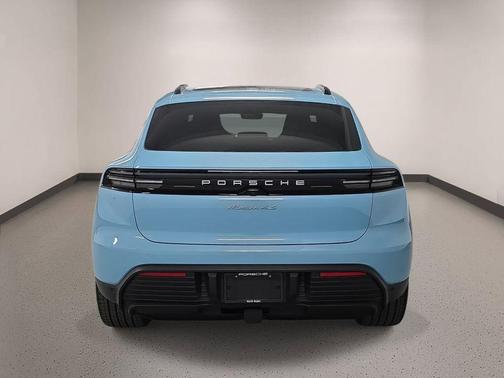 Frozen Blue 2026 Porsche Macan 4S