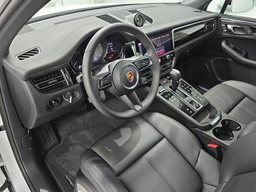 Carrara White Metallic 2026 Porsche Macan S