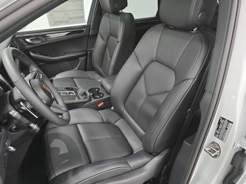 Carrara White Metallic 2026 Porsche Macan S