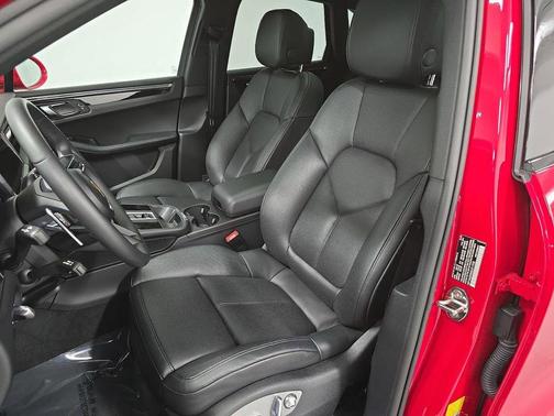 Carmine Red 2025 Porsche Macan Base