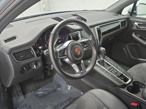 Rhodium Silver 2018 Porsche Macan Base