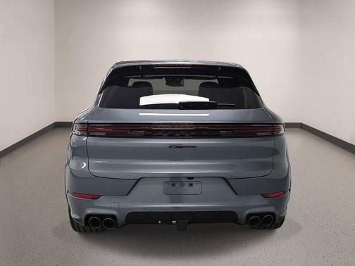 Platinum Silver Metallic 2026 Porsche Cayenne AWD