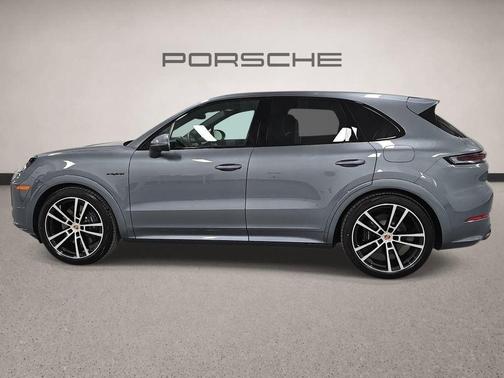 Platinum Silver Metallic 2026 Porsche Cayenne AWD