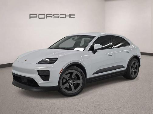Ice Grey Metallic 2025 Porsche Macan Base