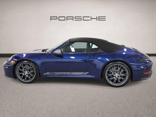 Gentian Blue Metallic 2026 Porsche 911 Carrera T