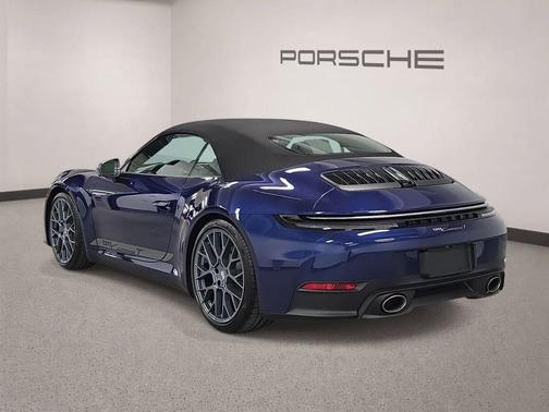 Gentian Blue Metallic 2026 Porsche 911 Carrera T