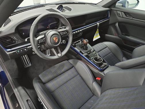 Gentian Blue Metallic 2026 Porsche 911 Carrera T