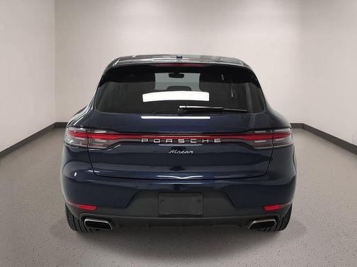 Night Blue Metallic 2021 Porsche Macan Base
