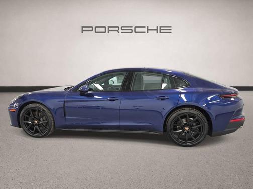 Gentian Blue Metallic 2026 Porsche Panamera Base