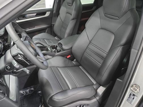 Chalk 2026 Porsche Cayenne AWD