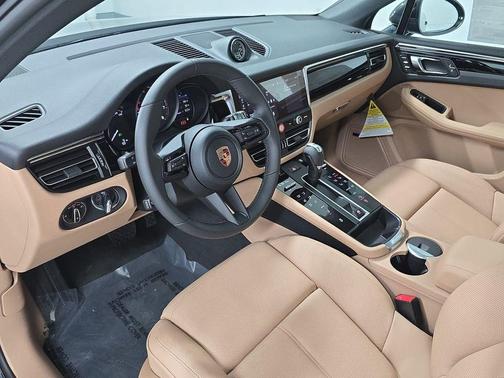 Volcano Grey Metallic 2026 Porsche Macan Base