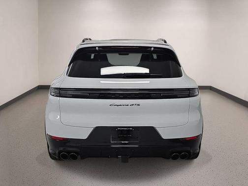 Carrara White Metallic 2026 Porsche Cayenne GTS
