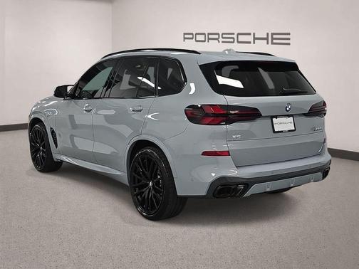 Brooklyn Gray Metallic 2025 BMW X5 M60i