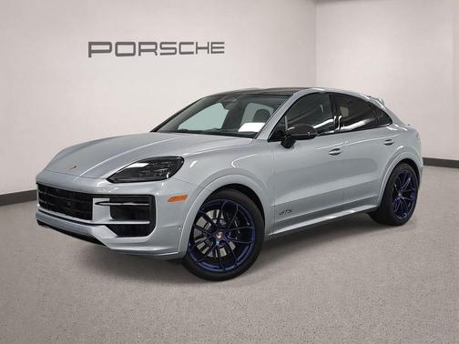 Dolomite Silver Metallic 2026 Porsche Cayenne GTS