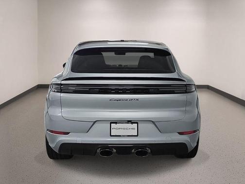 Dolomite Silver Metallic 2026 Porsche Cayenne GTS